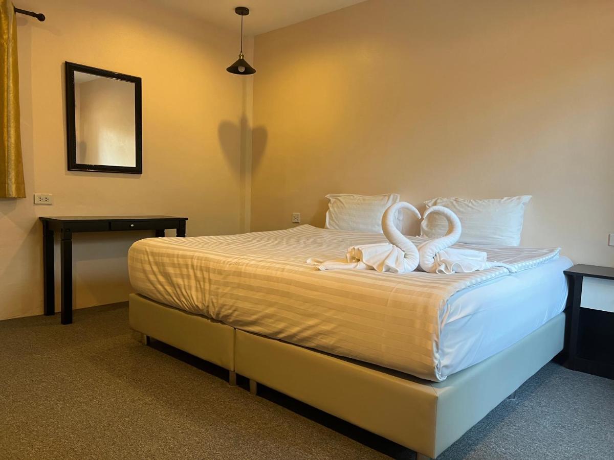 Vivi Hotel Resort Phuket Extérieur photo